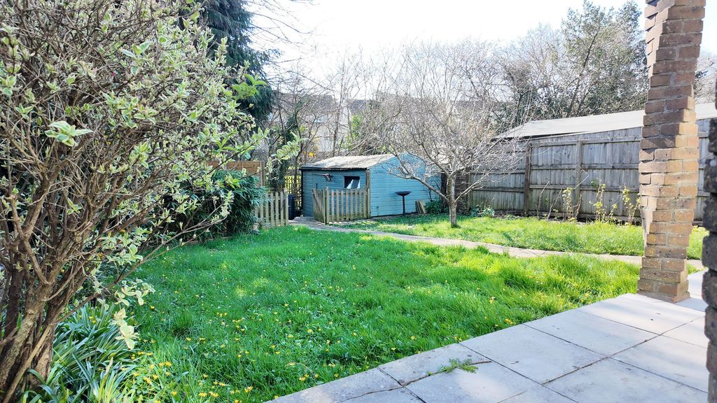 Property photo 2 of 17