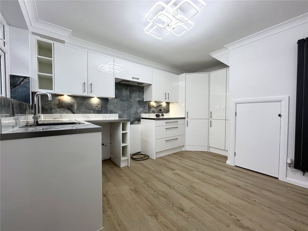 Property photo 3 of 15 Picture No. 22