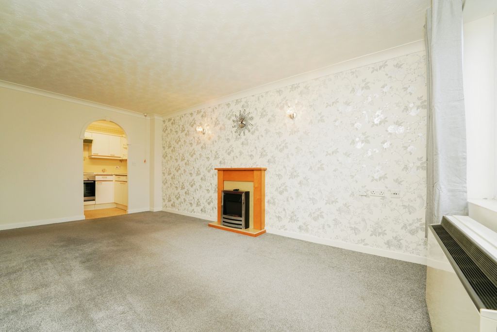 Additional image 5 of 1 bed flat for saleSt. Marys Road, Evesham, Worcestershire WR11