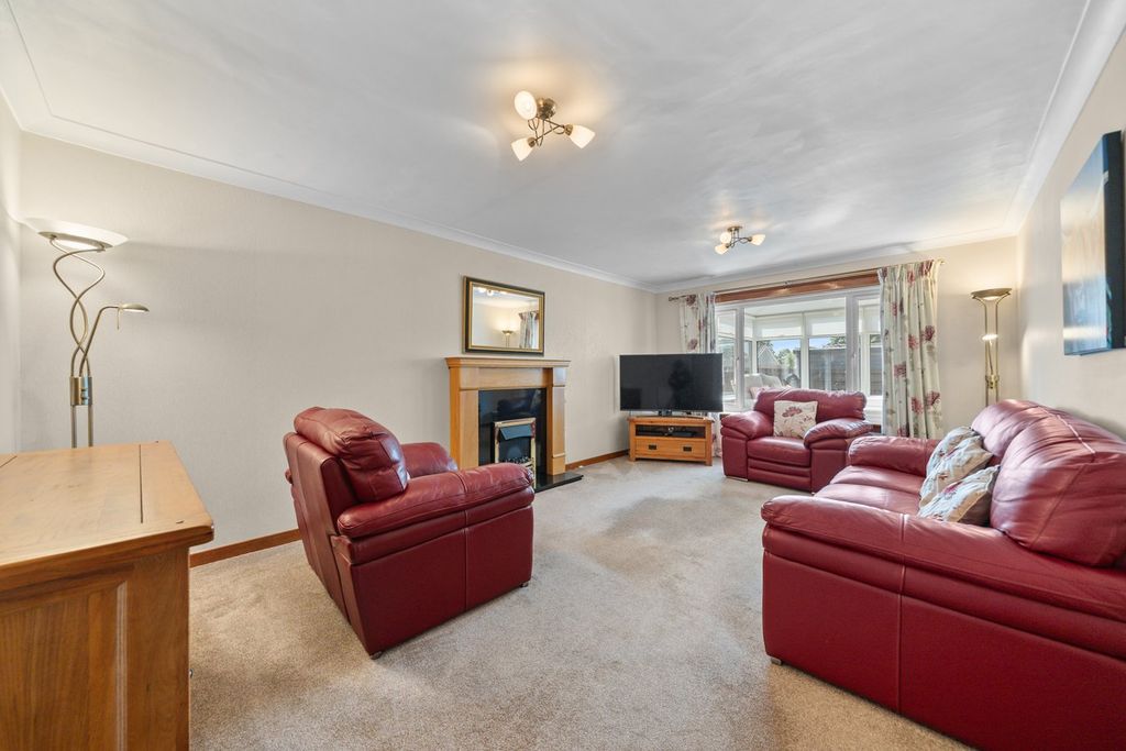 Property photo 2 of 24