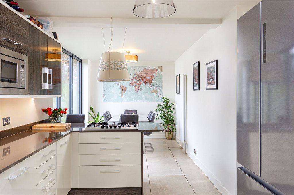 Property photo 3 of 20 Photos