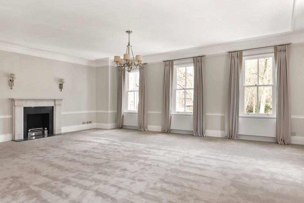 Property photo 2 of 13 Awinship-10965-06