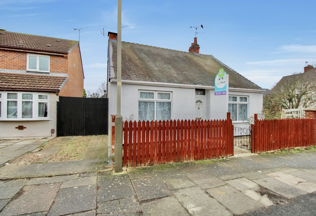 Property photo 1 of 15 Property Front