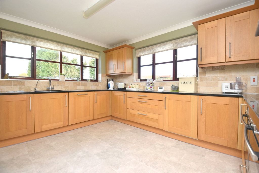 Property photo 2 of 16 Picture No. 05