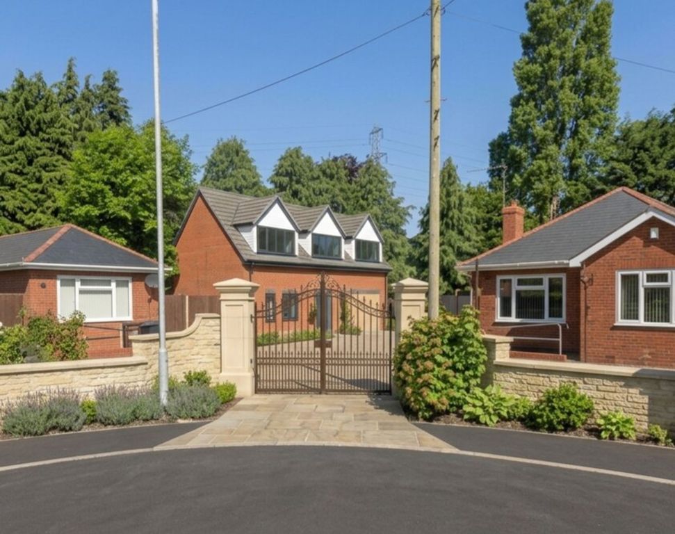 Property photo 1 of 8