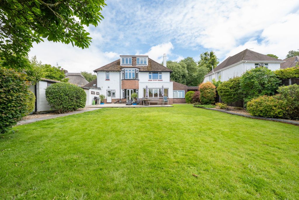 Property photo 2 of 32