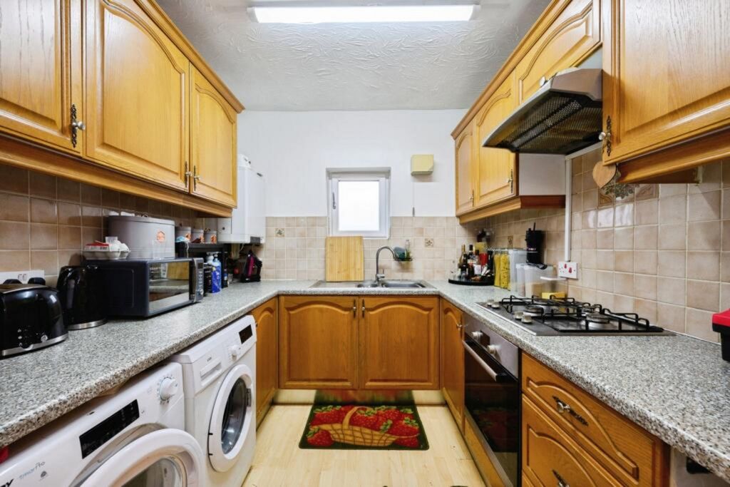 Property photo 3 of 9