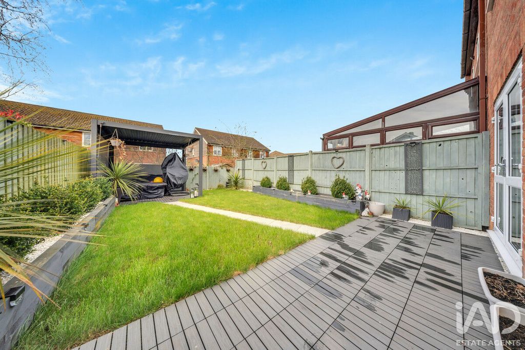 Property photo 2 of 18