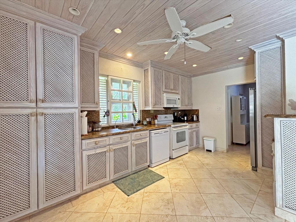 Property photo 2 of 13 Image