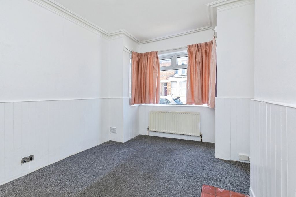 Property photo 3 of 10 Pbox-Img.Jpg