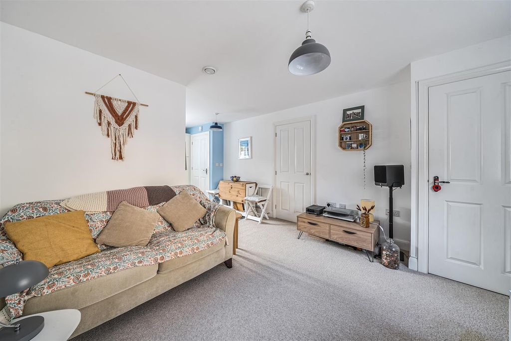 Property photo 3 of 17 Living Room