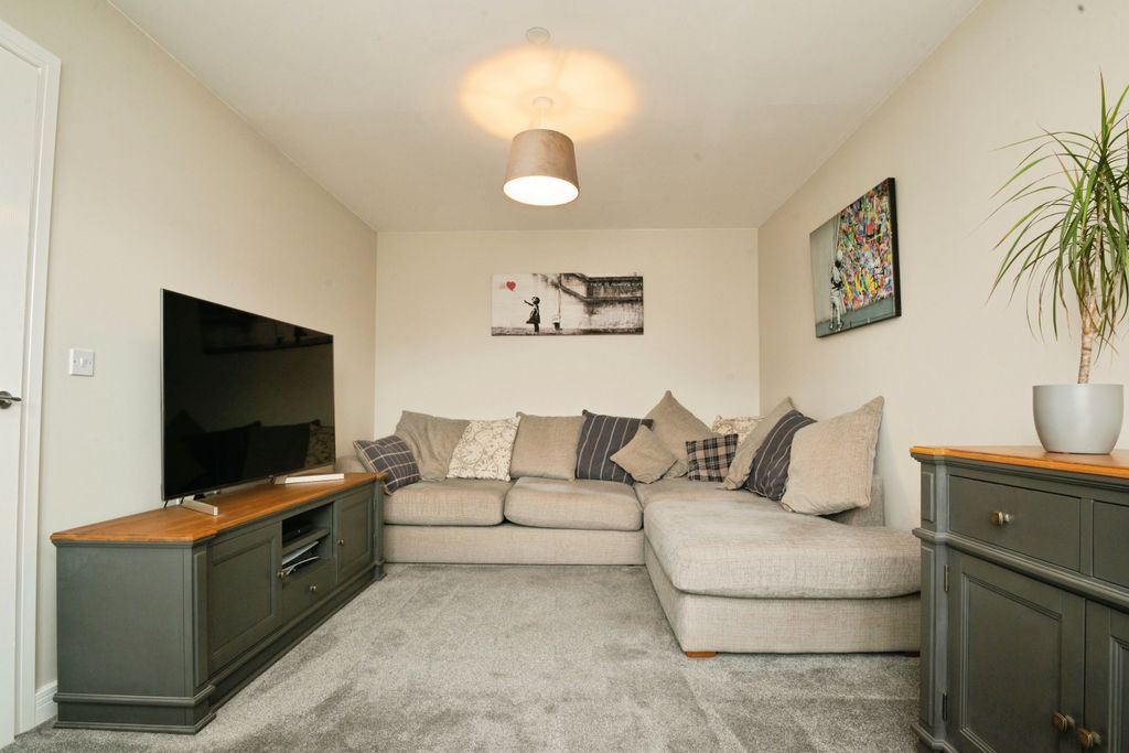 Property photo 3 of 15