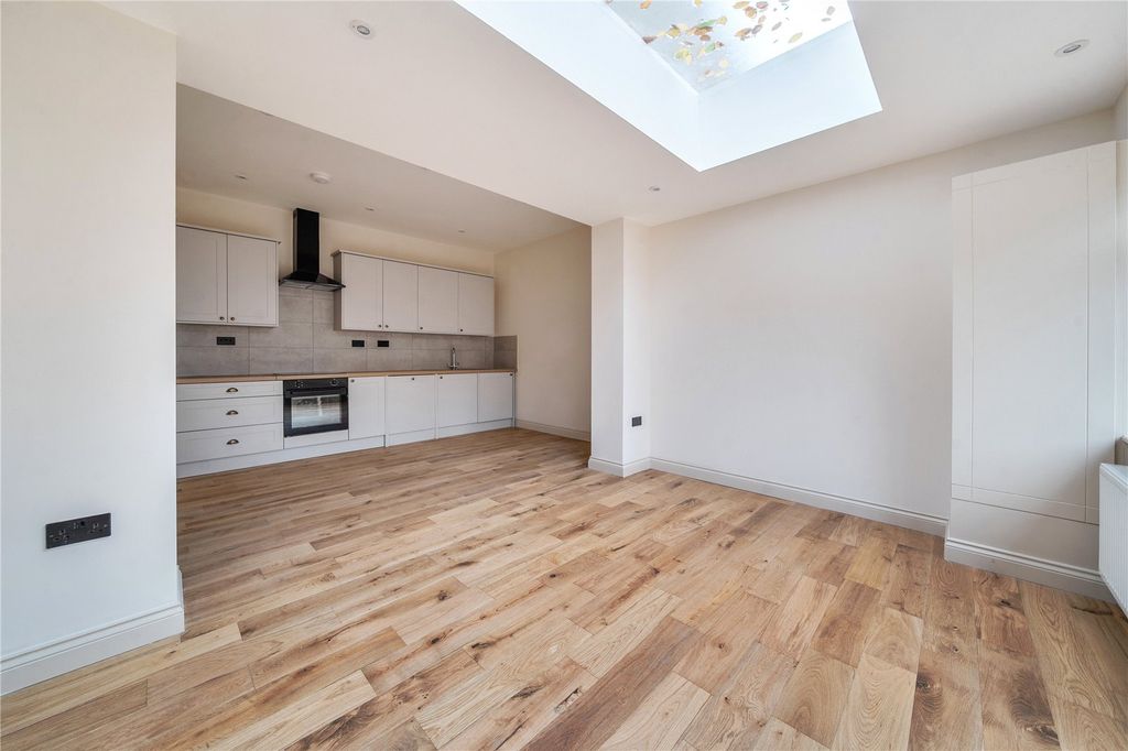 Property photo 2 of 10 Picture No. 02