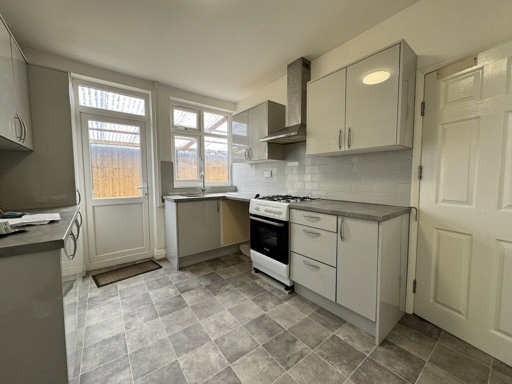 Property photo 2 of 10 Photo 4