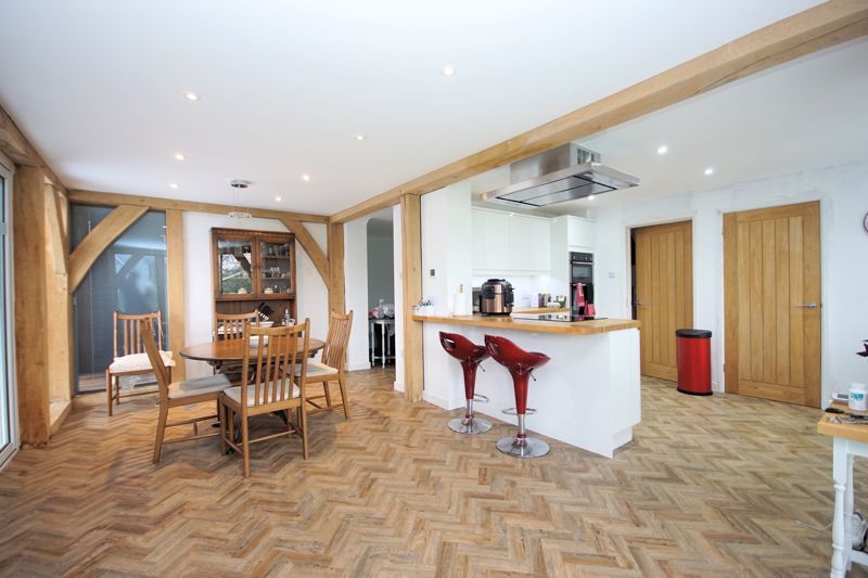 Property photo 3 of 16 Kitchen