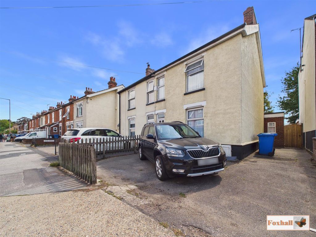 Property photo 1 of 18 Foxhall Road