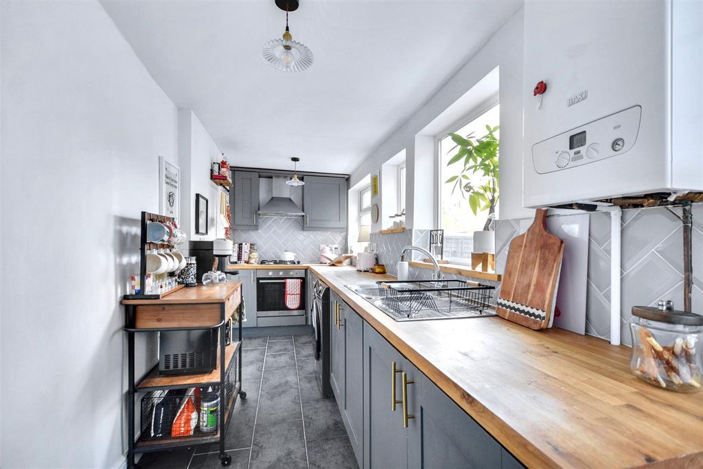 Property photo 3 of 18 Kitchen_1.Jpeg