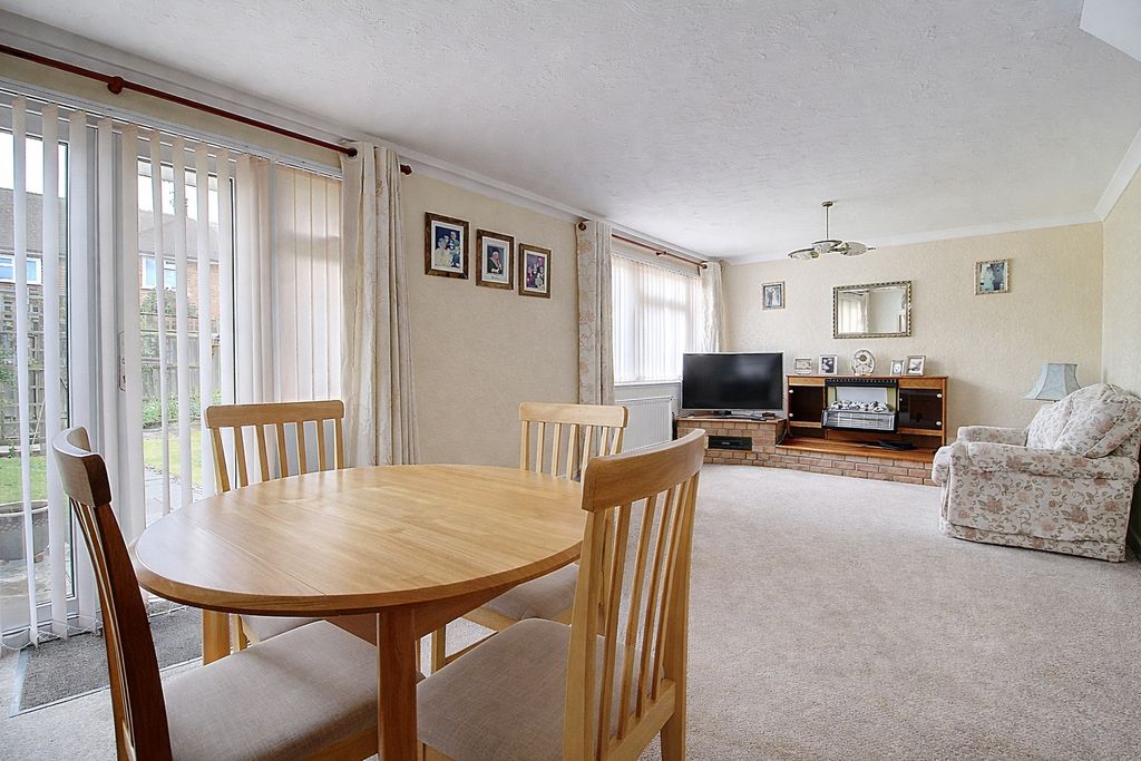 Property photo 2 of 14 Lounge Dining Room