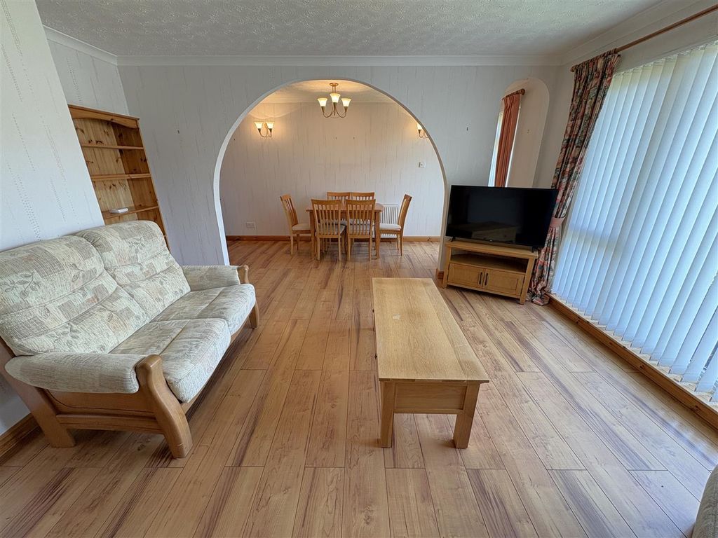 Property photo 3 of 21 Loungeimg_0425(35072627.1).Jpg