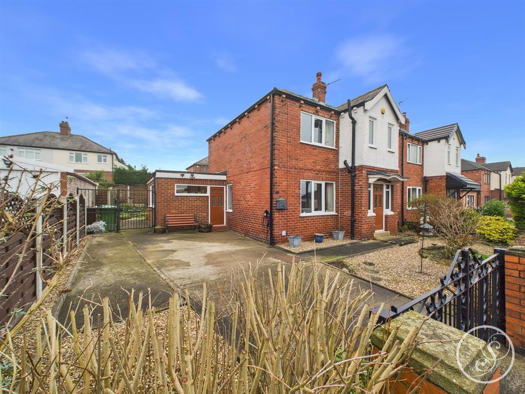 Property photo 3 of 22 External