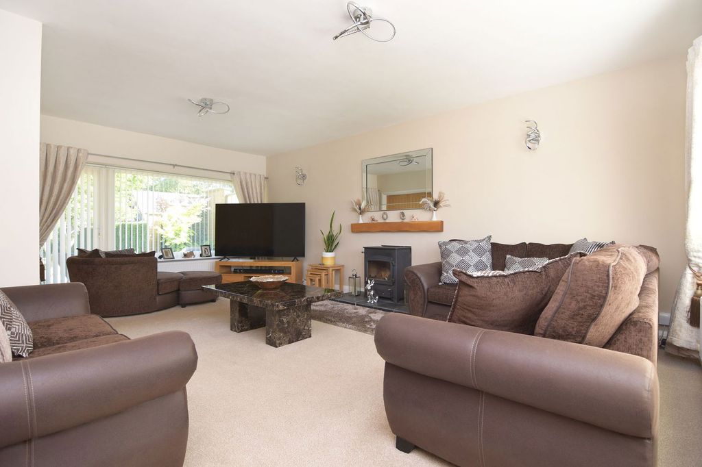 Property photo 2 of 22