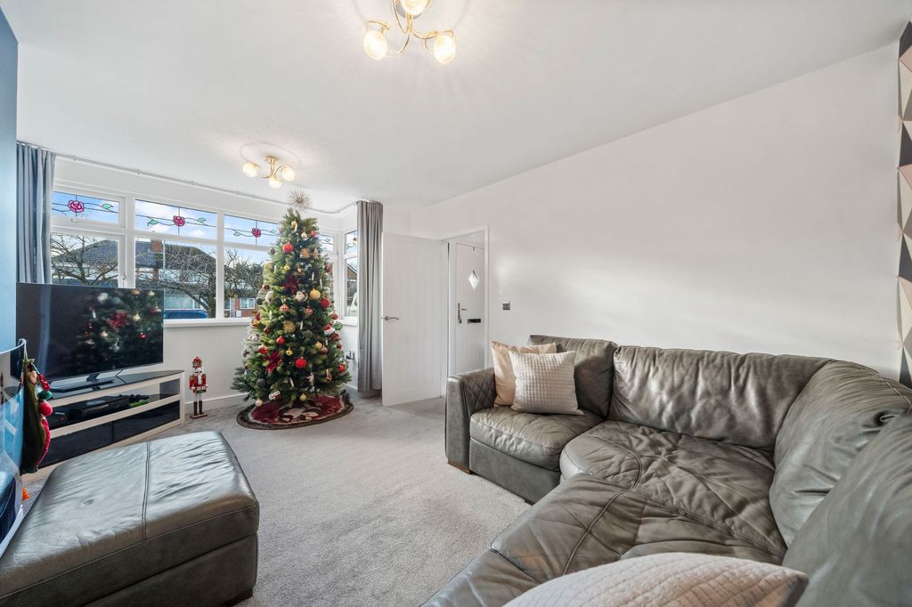 Property photo 2 of 26