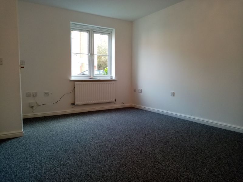 Property photo 3 of 17 Photo 7