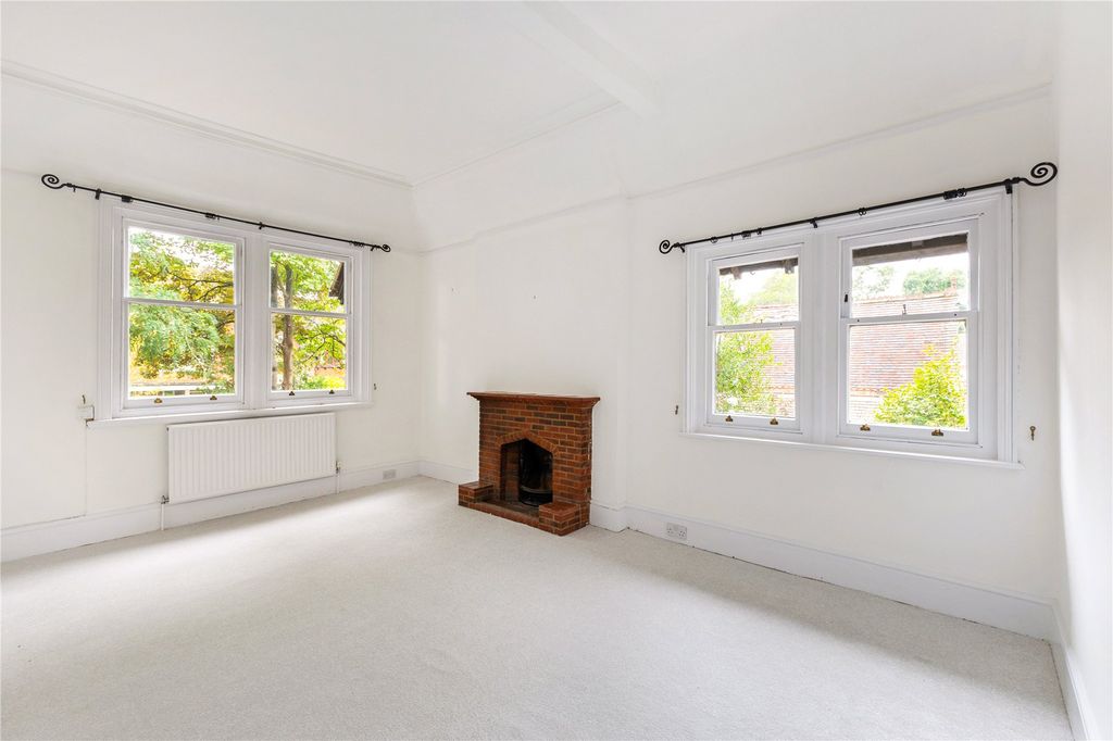 Property photo 3 of 11 Picture No. 12