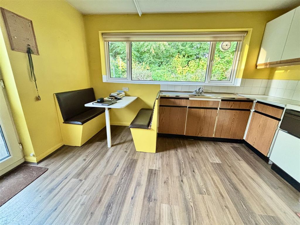 Property photo 3 of 13 Kitchen