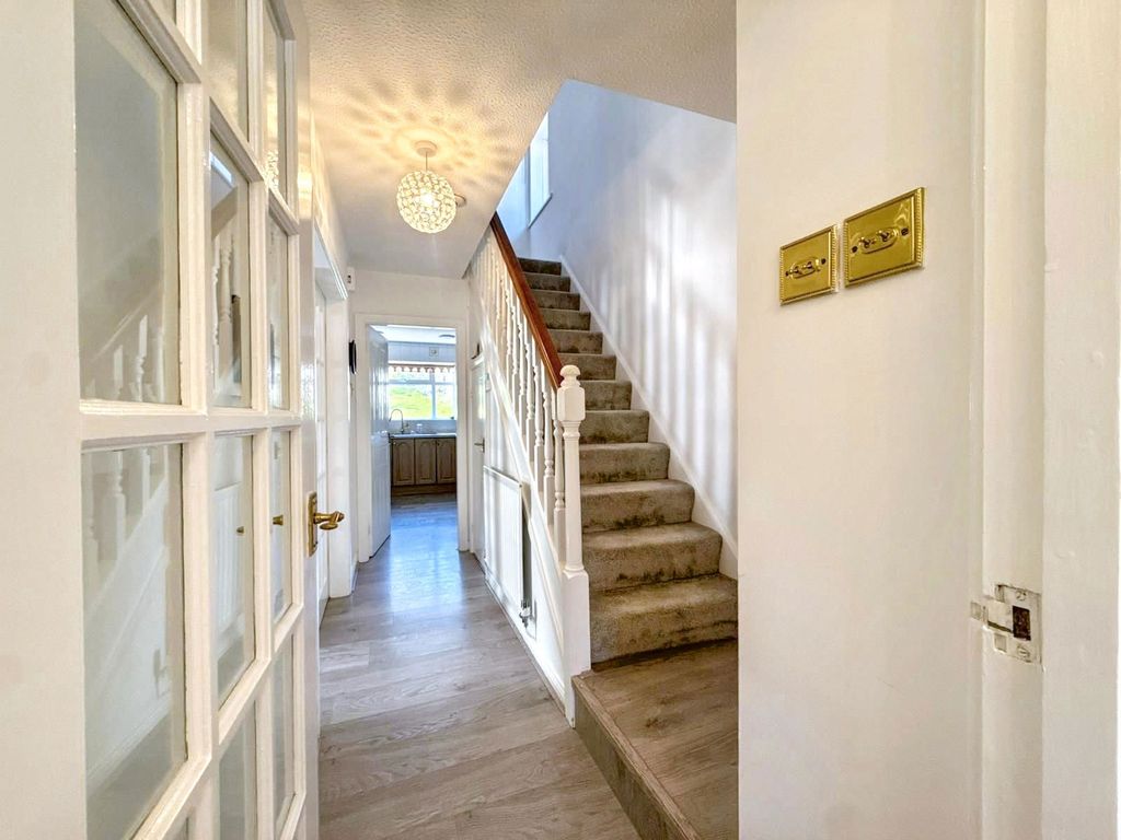 Property photo 2 of 29