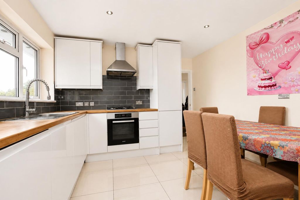 Property photo 3 of 7 A492B788-dcc3-4d32-Bf42-3Af422B30A0E.Png