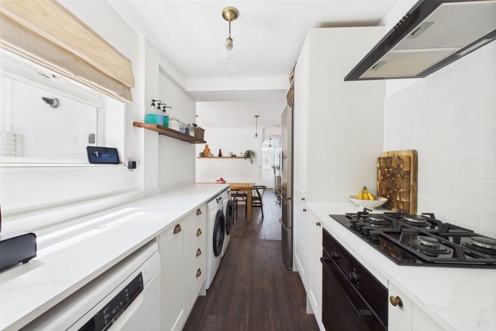 Property photo 3 of 11 Picture No. 21