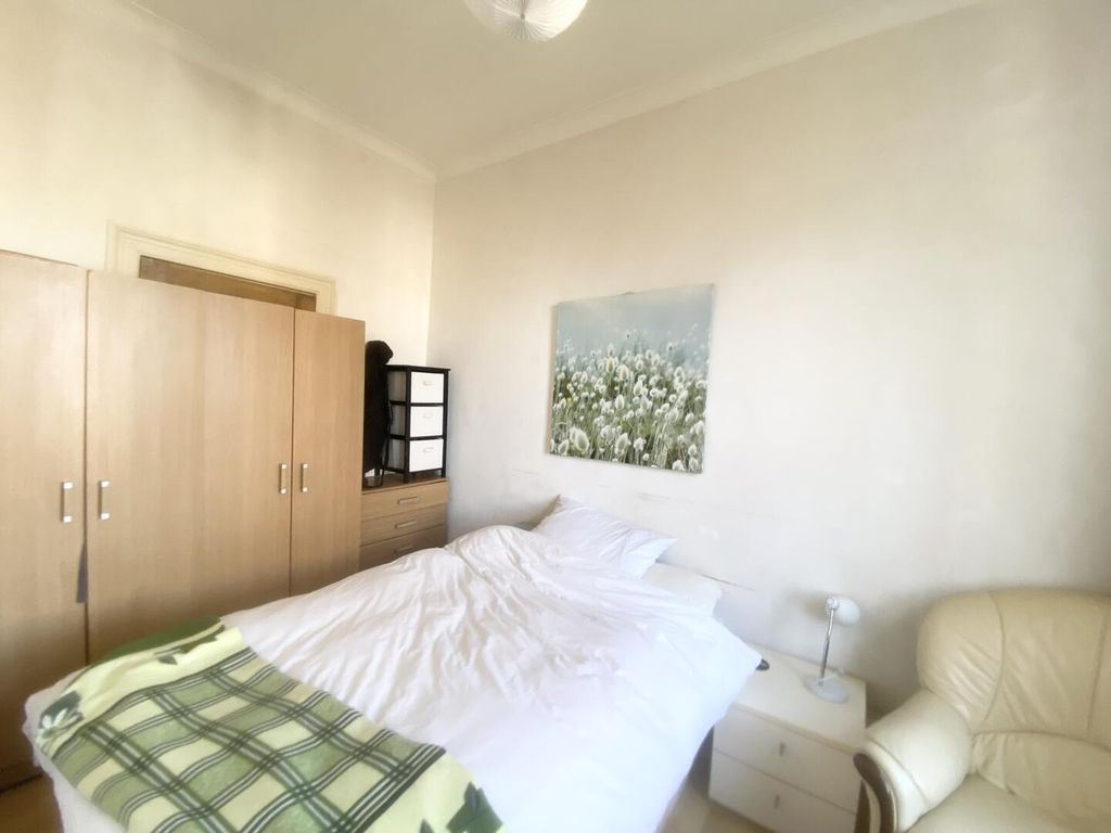 Property photo 3 of 10 Bedroom