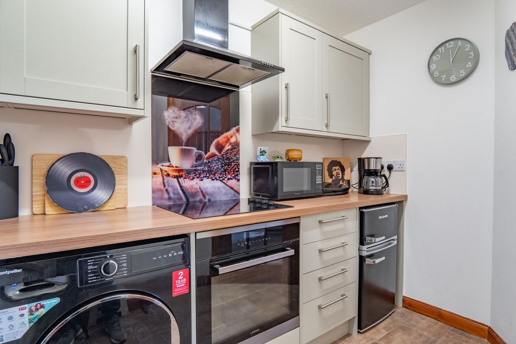 Additional image 7 of 2 bed flat for saleMurray Terrace, Inverness IV2