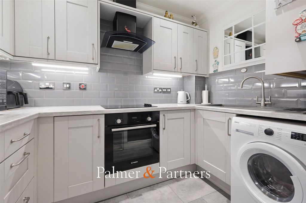 Property photo 3 of 18 Picture No. 09