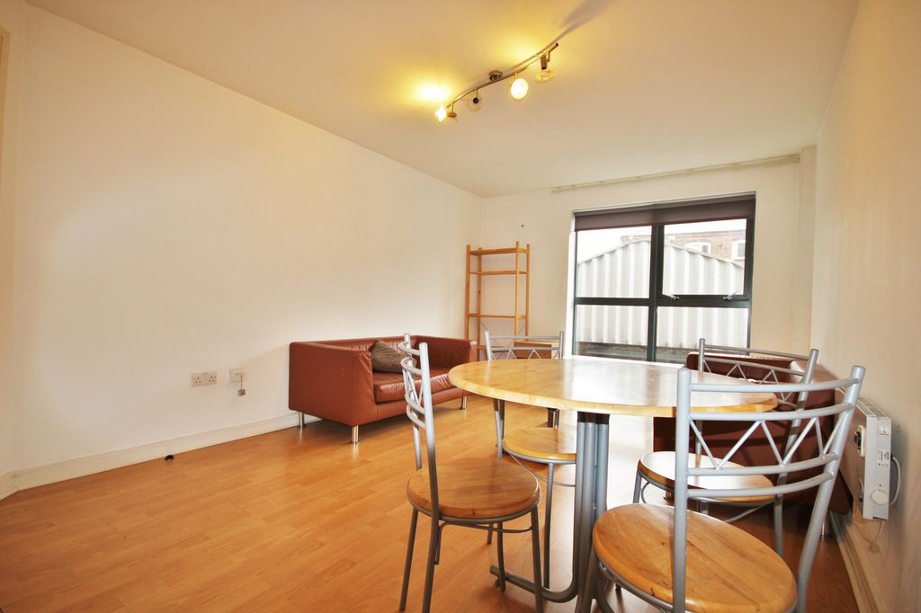 Property photo 2 of 7