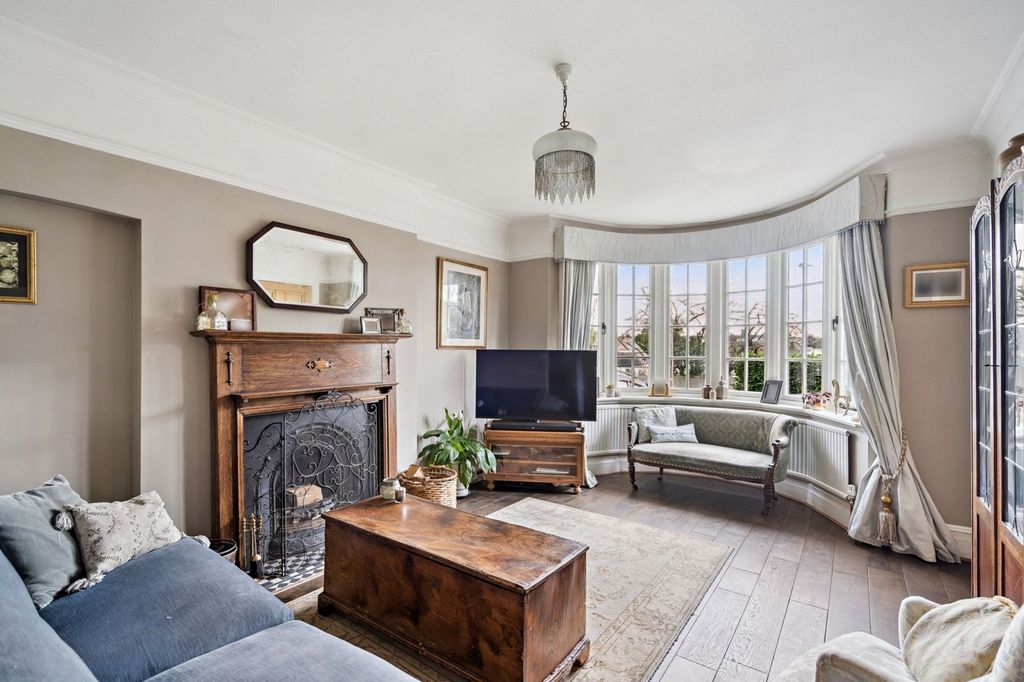 Property photo 2 of 22