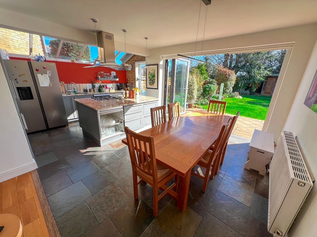 Property photo 3 of 39