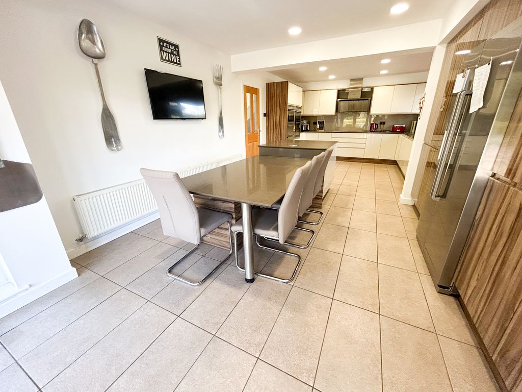 Property photo 3 of 41 Img_6110