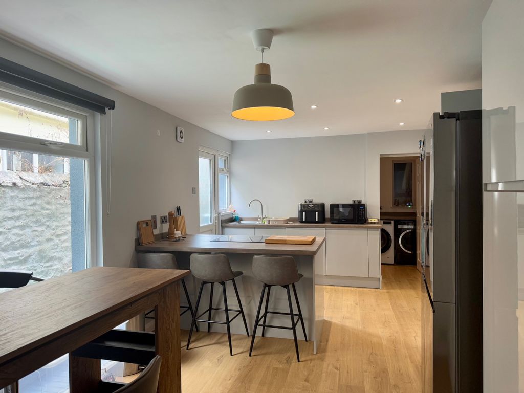 Property photo 3 of 20 Kitchen Breakfast Room