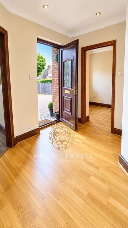 Property photo 2 of 20 Gallery