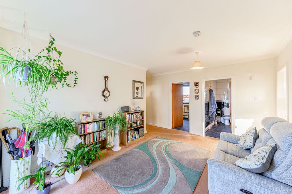 Property photo 3 of 32