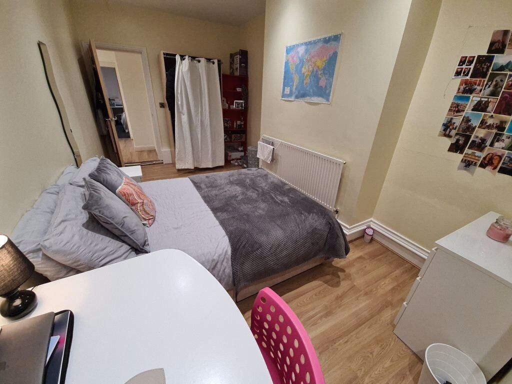 Property photo 3 of 6 Gallery