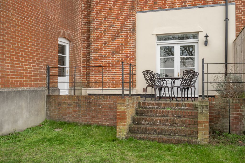 Property photo 2 of 22 Iq_00088