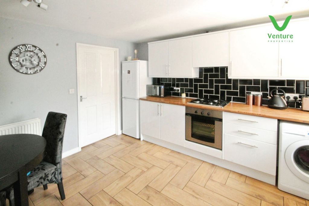 Property photo 3 of 13 Pbox-Img.Jpg