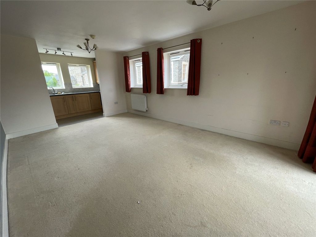 Property photo 1 of 8 Living Area