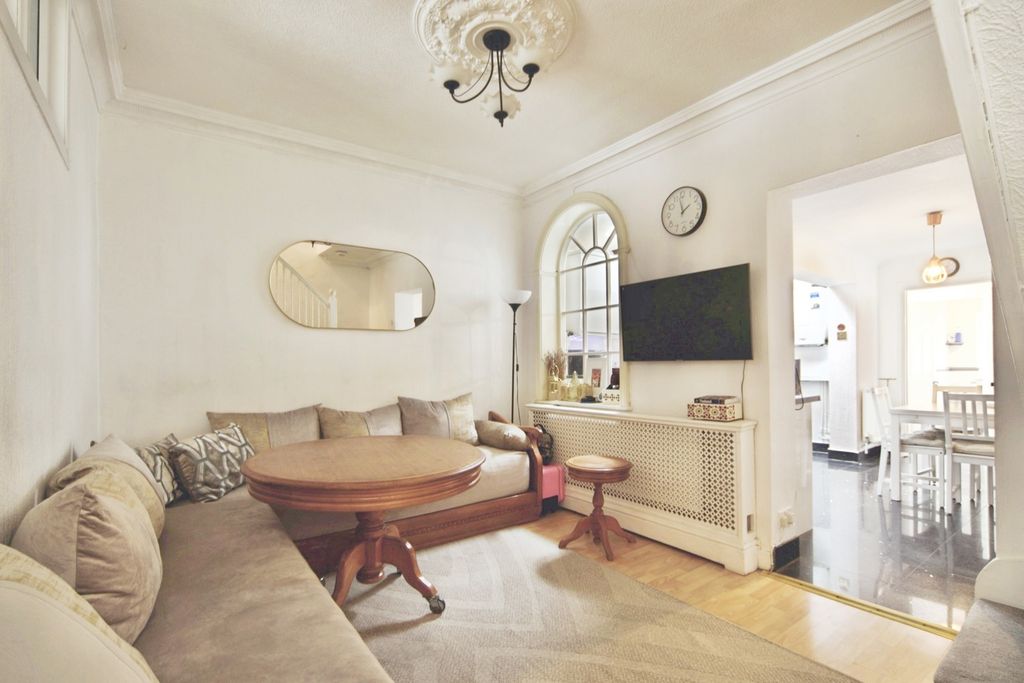 Property photo 3 of 15 Pbox-Img.Jpg