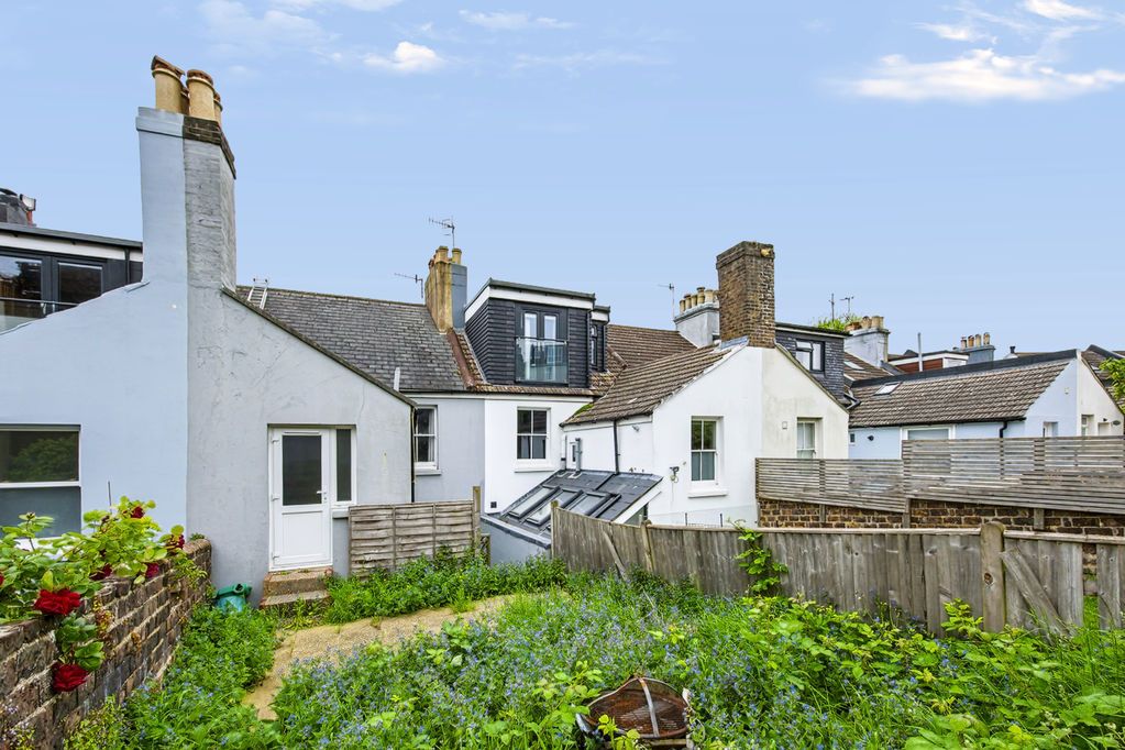 Property photo 3 of 18 Photo 17