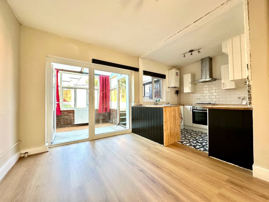 Property photo 3 of 13 Picture 3