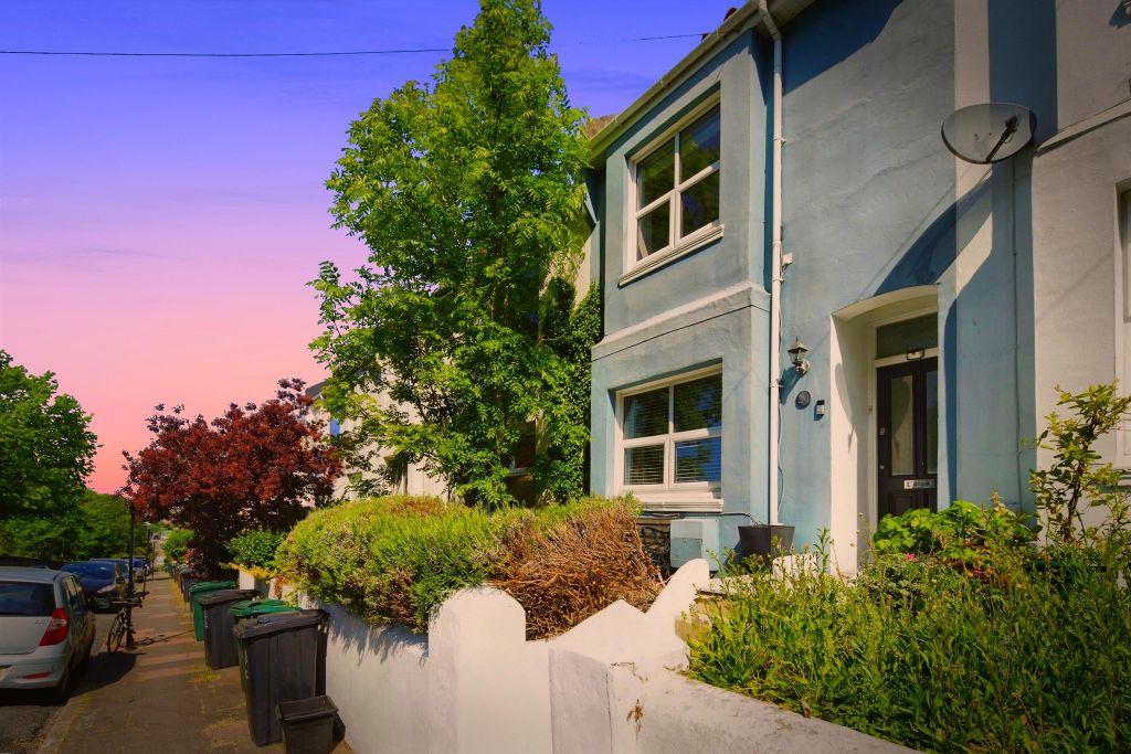 Property photo 1 of 22